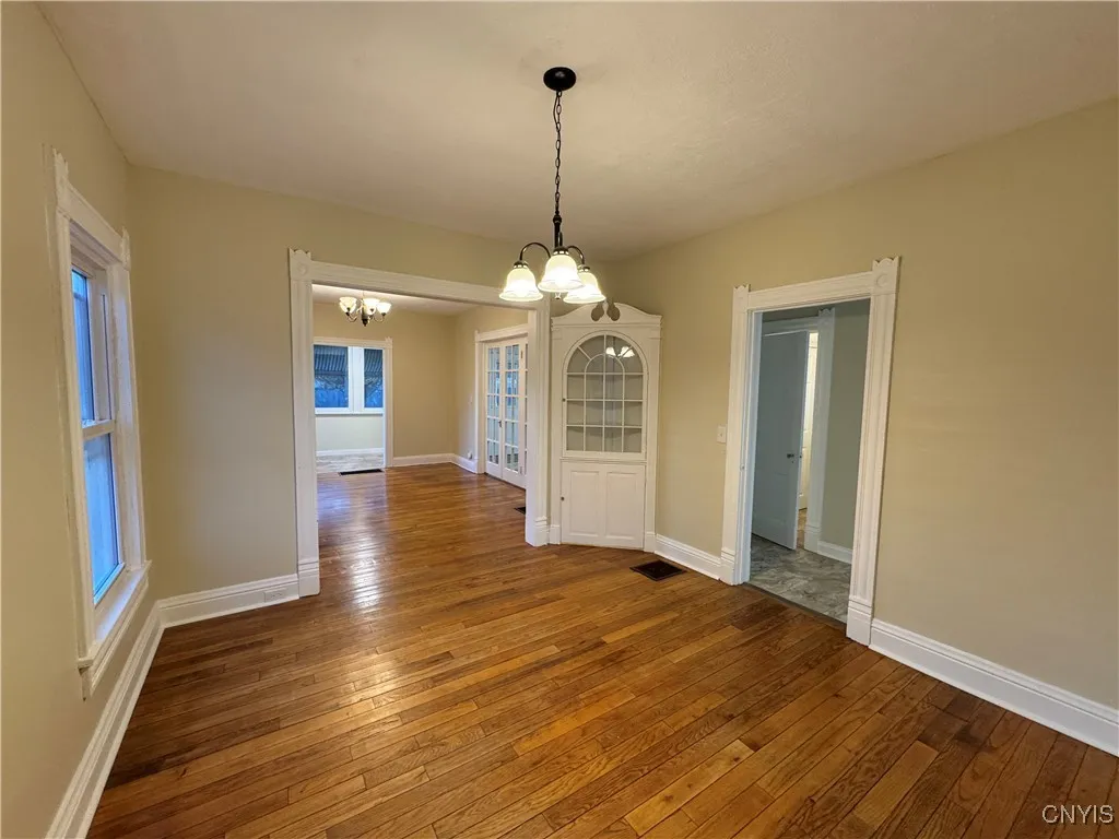 302 North Main Street, Lenox, New York 13032, Lenox, New York 13032, 3 Bedrooms Bedrooms, 7 Rooms Rooms,1 BathroomBathrooms,Residential,For Sale,302 North Main Street, Lenox, New York 13032,0,S1649303