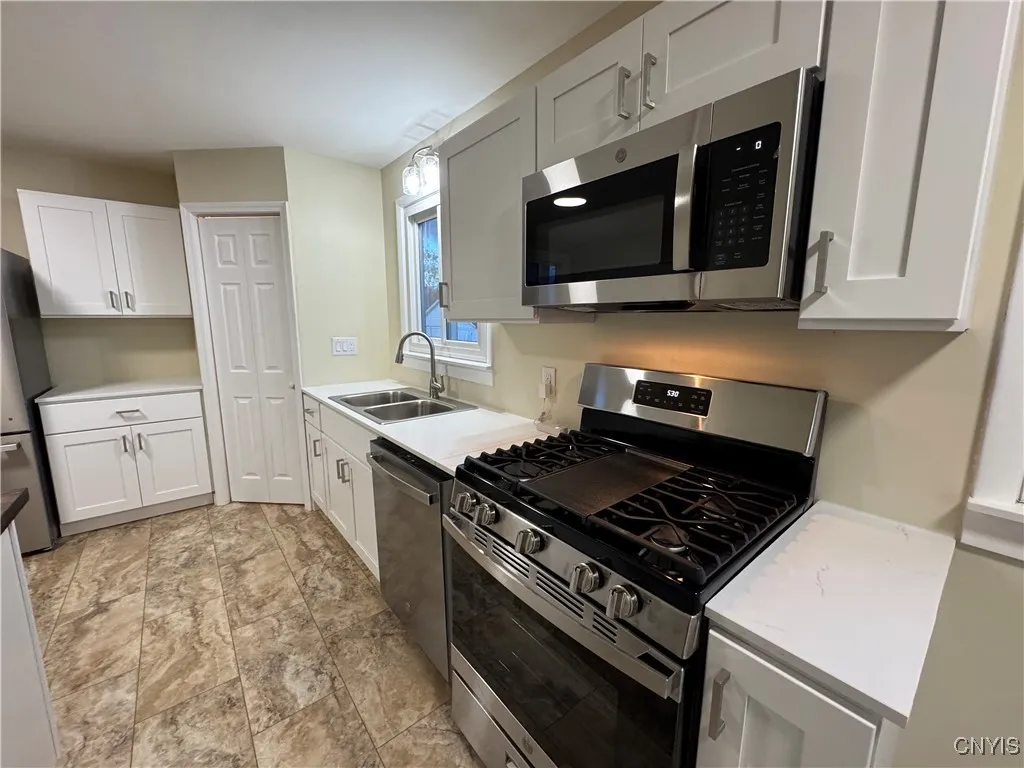 302 North Main Street, Lenox, New York 13032, Lenox, New York 13032, 3 Bedrooms Bedrooms, 7 Rooms Rooms,1 BathroomBathrooms,Residential,For Sale,302 North Main Street, Lenox, New York 13032,0,S1649303