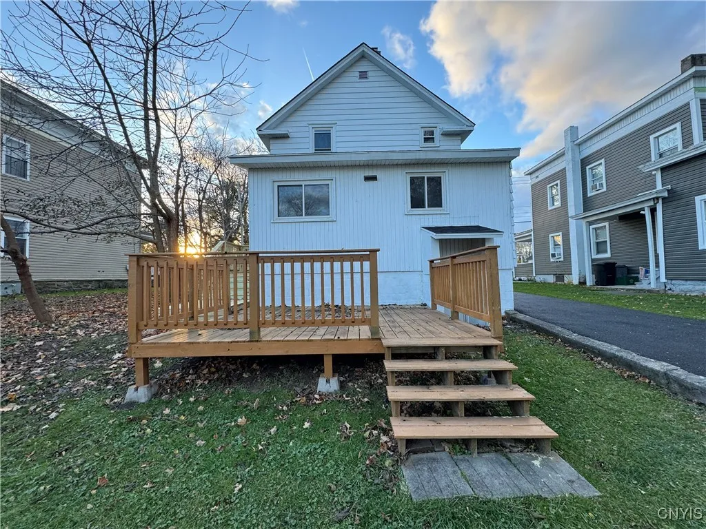 302 North Main Street, Lenox, New York 13032, Lenox, New York 13032, 3 Bedrooms Bedrooms, 7 Rooms Rooms,1 BathroomBathrooms,Residential,For Sale,302 North Main Street, Lenox, New York 13032,0,S1649303