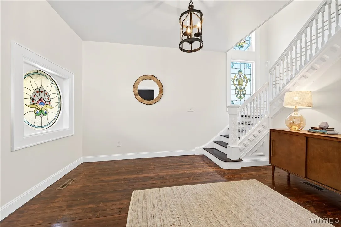 52 Saint Johns Place, Buffalo, New York 14201, Buffalo, New York 14201, 4 Bedrooms Bedrooms, 10 Rooms Rooms,2 BathroomsBathrooms,Residential,For Sale,52 Saint Johns Place, Buffalo, New York 14201,0,B1649192