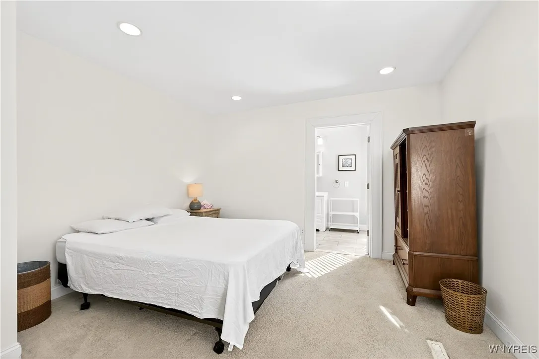 52 Saint Johns Place, Buffalo, New York 14201, Buffalo, New York 14201, 4 Bedrooms Bedrooms, 10 Rooms Rooms,2 BathroomsBathrooms,Residential,For Sale,52 Saint Johns Place, Buffalo, New York 14201,0,B1649192