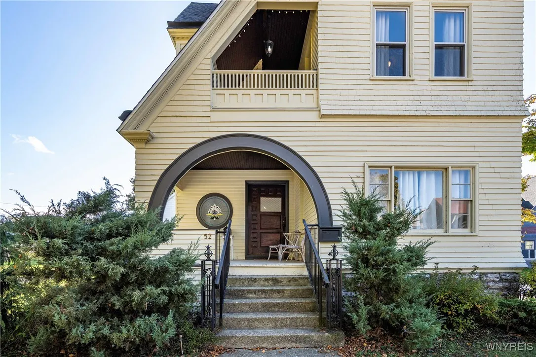 52 Saint Johns Place, Buffalo, New York 14201, Buffalo, New York 14201, 4 Bedrooms Bedrooms, 10 Rooms Rooms,2 BathroomsBathrooms,Residential,For Sale,52 Saint Johns Place, Buffalo, New York 14201,0,B1649192