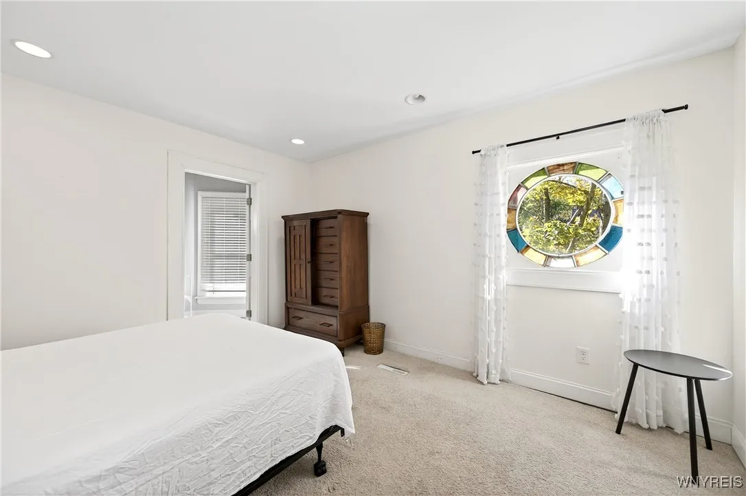 52 Saint Johns Place, Buffalo, New York 14201, Buffalo, New York 14201, 4 Bedrooms Bedrooms, 10 Rooms Rooms,2 BathroomsBathrooms,Residential,For Sale,52 Saint Johns Place, Buffalo, New York 14201,0,B1649192