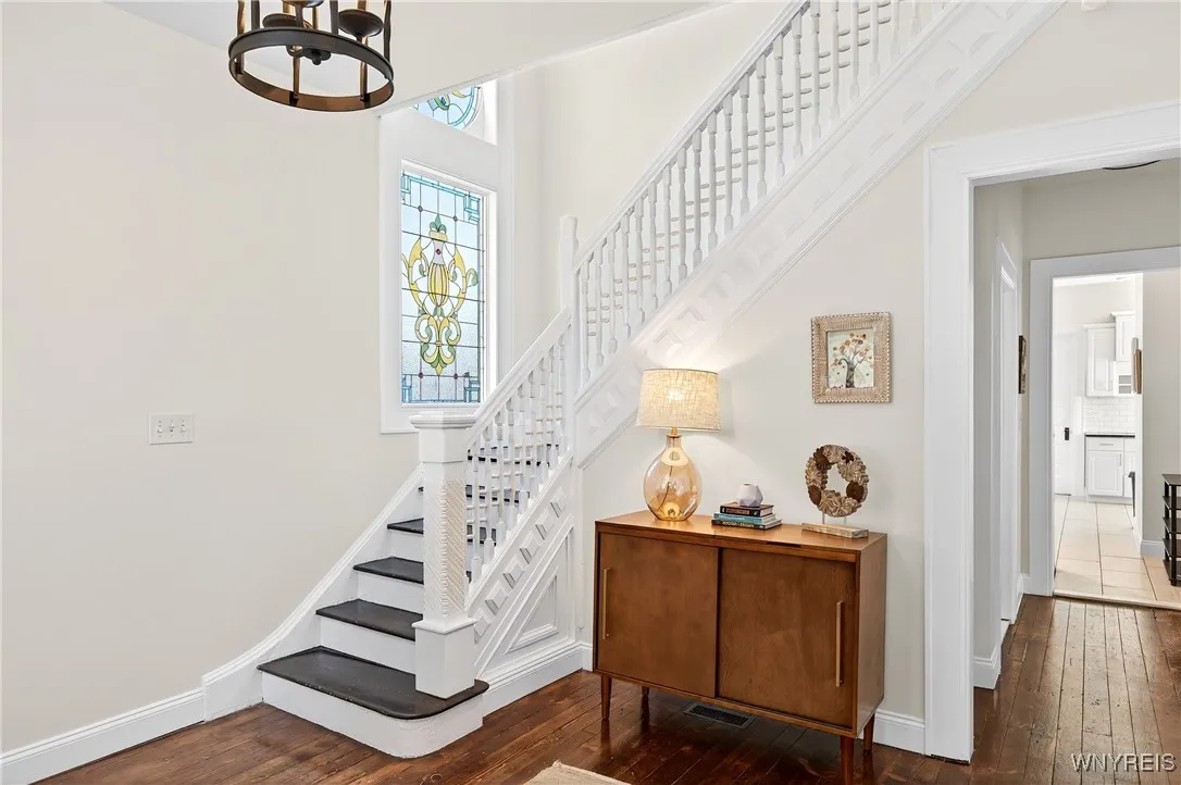 52 Saint Johns Place, Buffalo, New York 14201, Buffalo, New York 14201, 4 Bedrooms Bedrooms, 10 Rooms Rooms,2 BathroomsBathrooms,Residential,For Sale,52 Saint Johns Place, Buffalo, New York 14201,0,B1649192