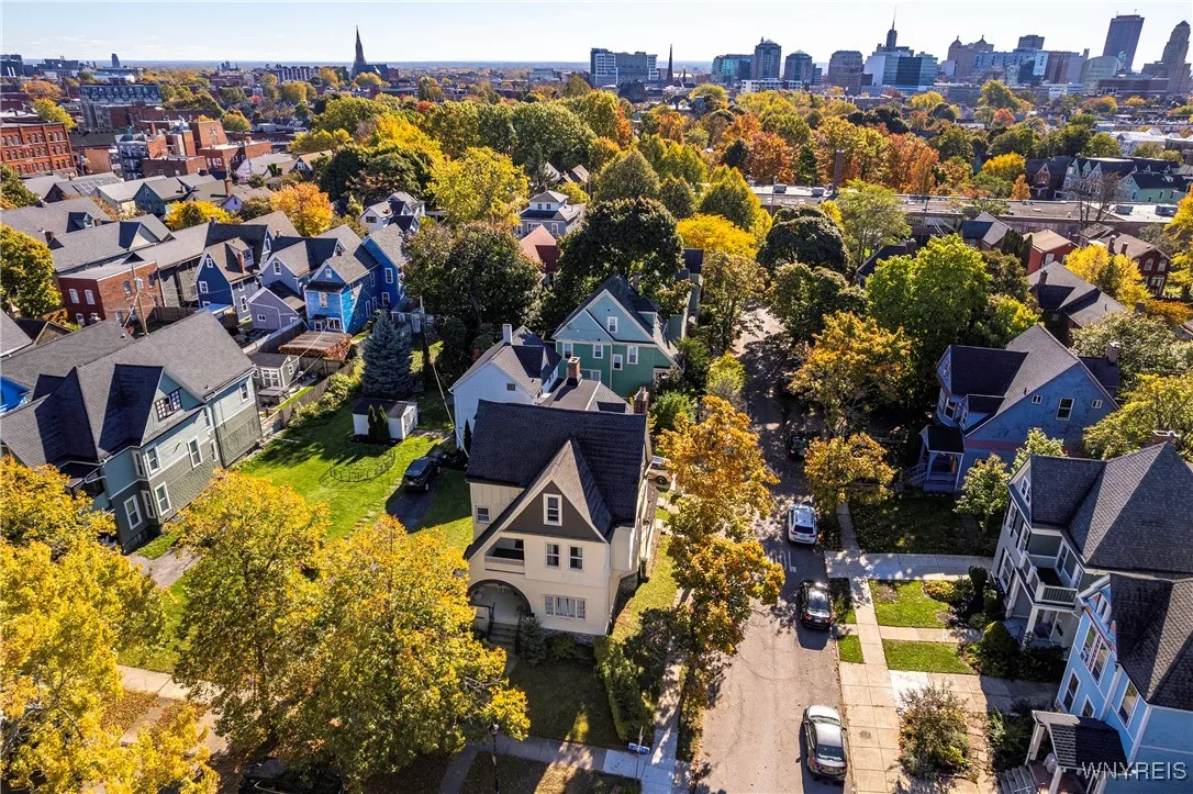 52 Saint Johns Place, Buffalo, New York 14201, Buffalo, New York 14201, 4 Bedrooms Bedrooms, 10 Rooms Rooms,2 BathroomsBathrooms,Residential,For Sale,52 Saint Johns Place, Buffalo, New York 14201,0,B1649192