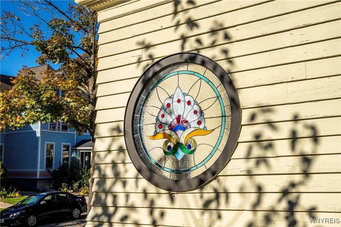 52 Saint Johns Place, Buffalo, New York 14201, Buffalo, New York 14201, 4 Bedrooms Bedrooms, 10 Rooms Rooms,2 BathroomsBathrooms,Residential,For Sale,52 Saint Johns Place, Buffalo, New York 14201,0,B1649192