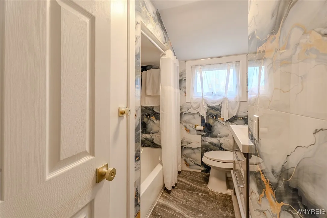 64 North Ellwood Avenue, Tonawanda, New York 14223, Tonawanda, New York 14223, 4 Bedrooms Bedrooms, 7 Rooms Rooms,1 BathroomBathrooms,Residential,For Sale,64 North Ellwood Avenue, Tonawanda, New York 14223,0,B1649684