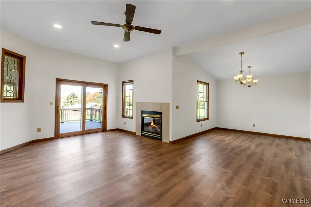 Living room & Dining room