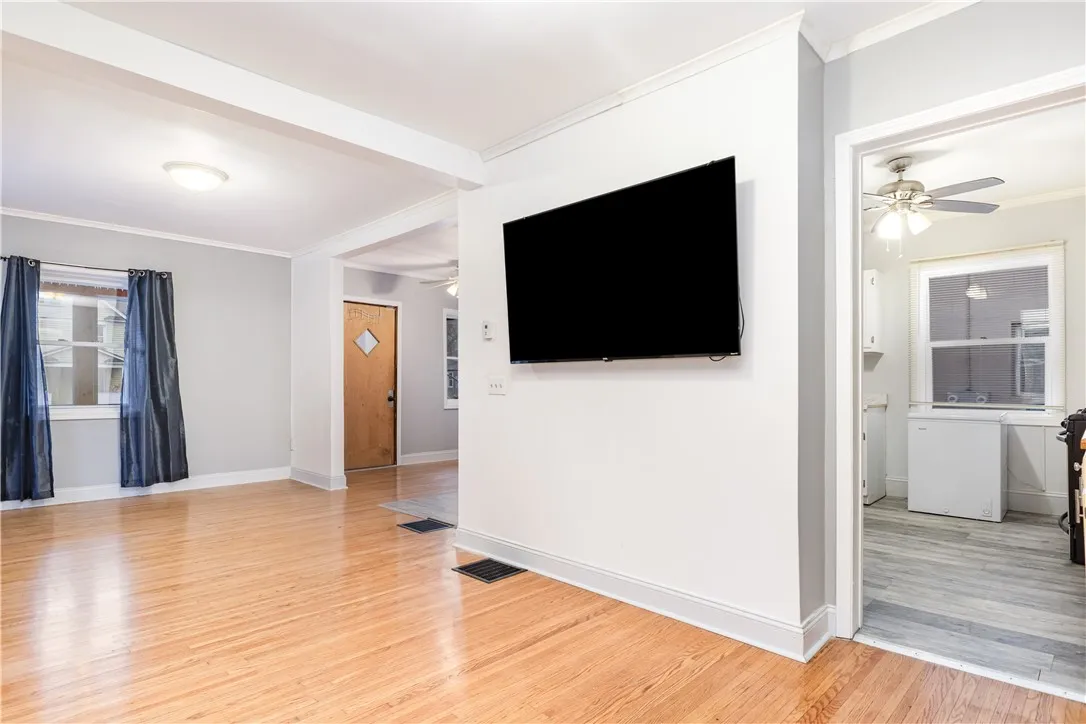 Dining Area to kitchen