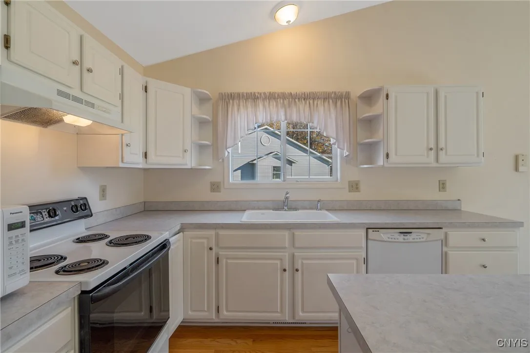 3678 Black Brant Drive, Clay, New York 13090, Clay, New York 13090, 2 Bedrooms Bedrooms, 7 Rooms Rooms,2 BathroomsBathrooms,Residential,For Sale,3678 Black Brant Drive, Clay, New York 13090,0,S1649709