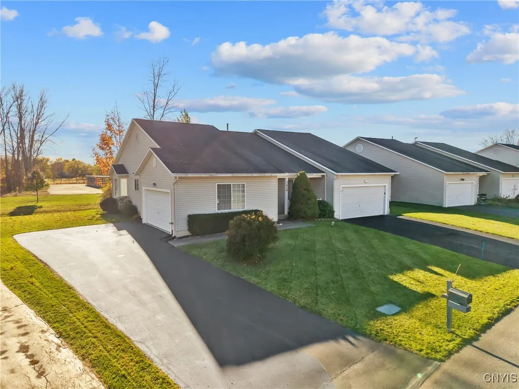 3678 Black Brant Drive, Clay, New York 13090, Clay, New York 13090, 2 Bedrooms Bedrooms, 7 Rooms Rooms,2 BathroomsBathrooms,Residential,For Sale,3678 Black Brant Drive, Clay, New York 13090,0,S1649709