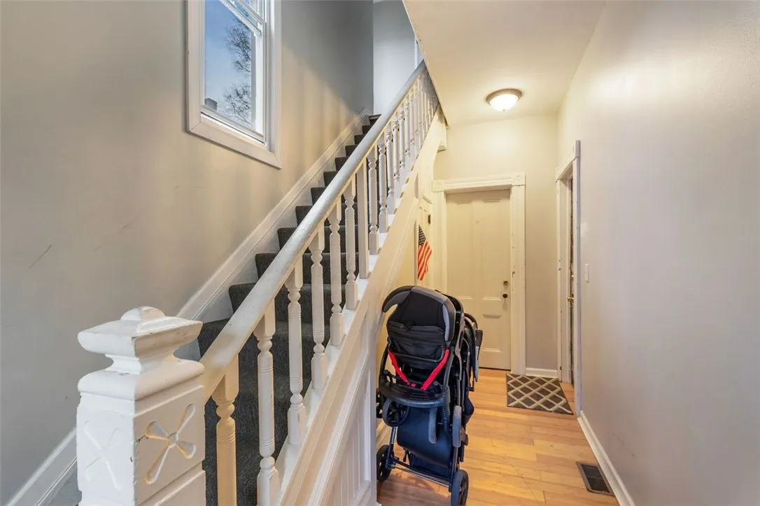 Common Area/Entryway