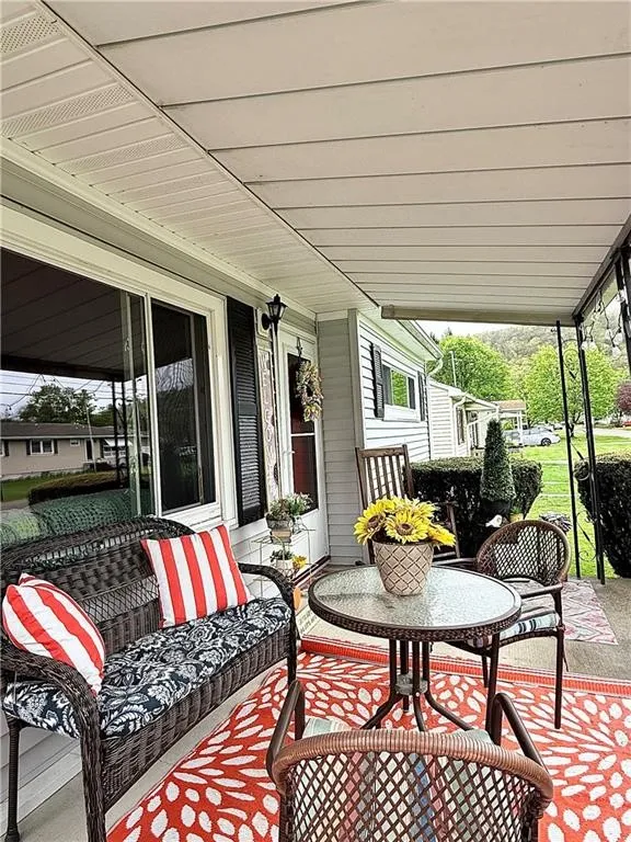 33 Dalrymple Avenue, Southport, New York 14871, Southport, New York 14871, 2 Bedrooms Bedrooms, 5 Rooms Rooms,1 BathroomBathrooms,Residential,For Sale,33 Dalrymple Avenue, Southport, New York 14871,0,R1649729