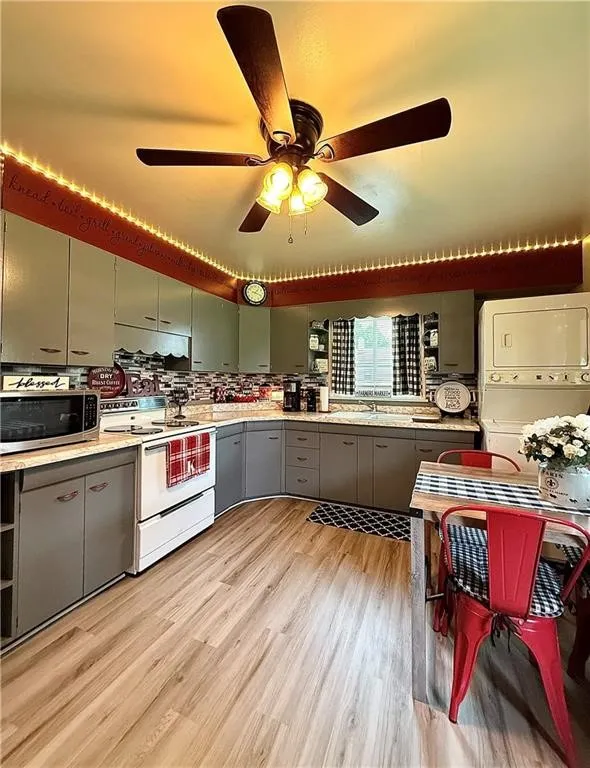 33 Dalrymple Avenue, Southport, New York 14871, Southport, New York 14871, 2 Bedrooms Bedrooms, 5 Rooms Rooms,1 BathroomBathrooms,Residential,For Sale,33 Dalrymple Avenue, Southport, New York 14871,0,R1649729