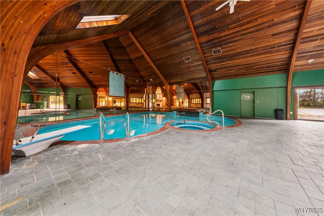 280 Pine Ridge Road, Cheektowaga, New York 14225, Cheektowaga, New York 14225, ,Commercial Sale,For Sale,280 Pine Ridge Road, Cheektowaga, New York 14225,0,B1649725