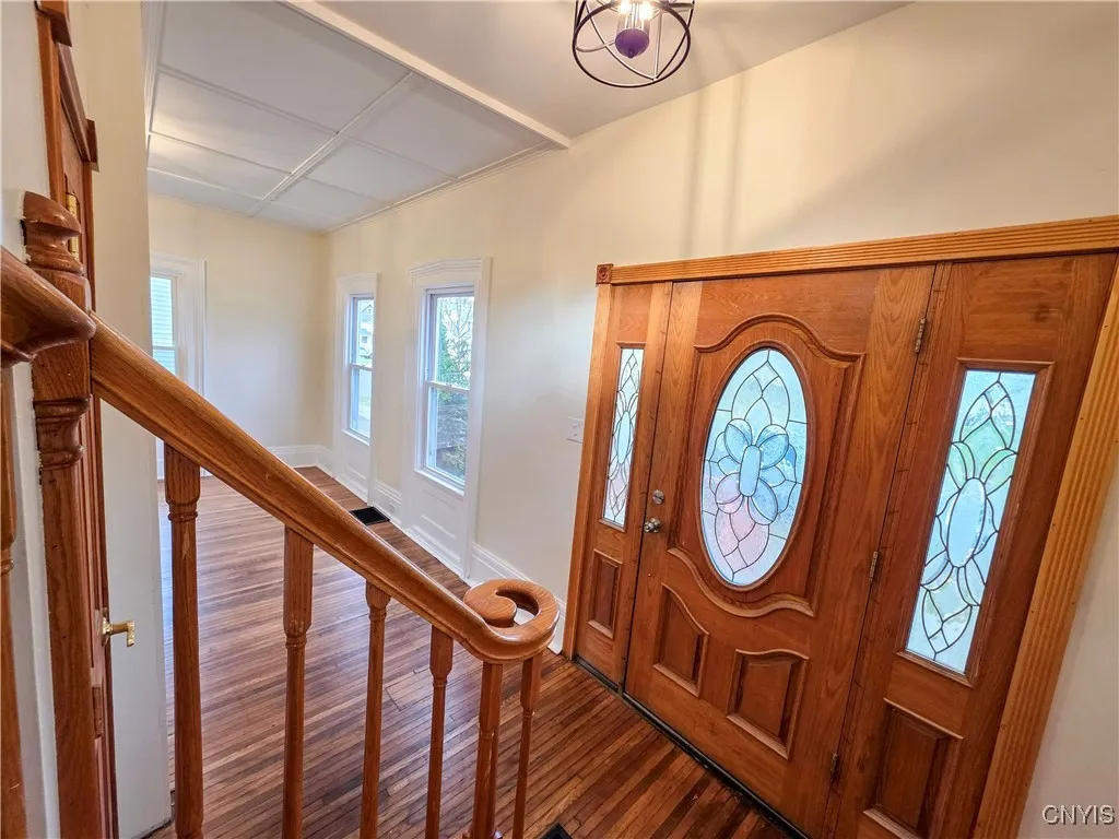 2-Story Foyer