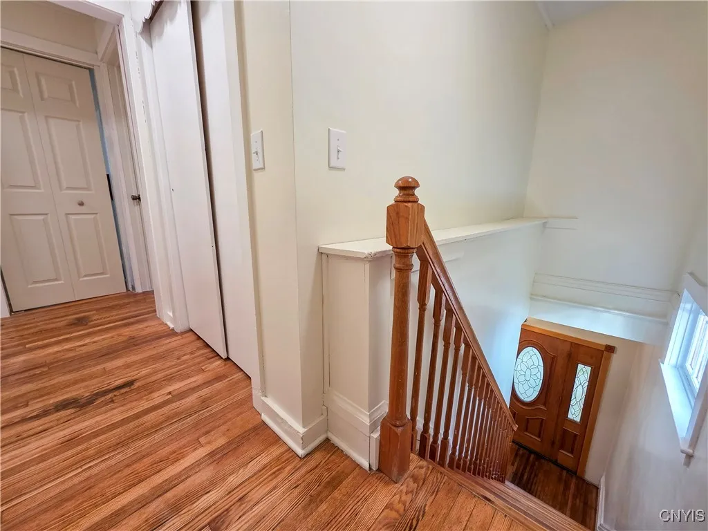 2-Story Foyer