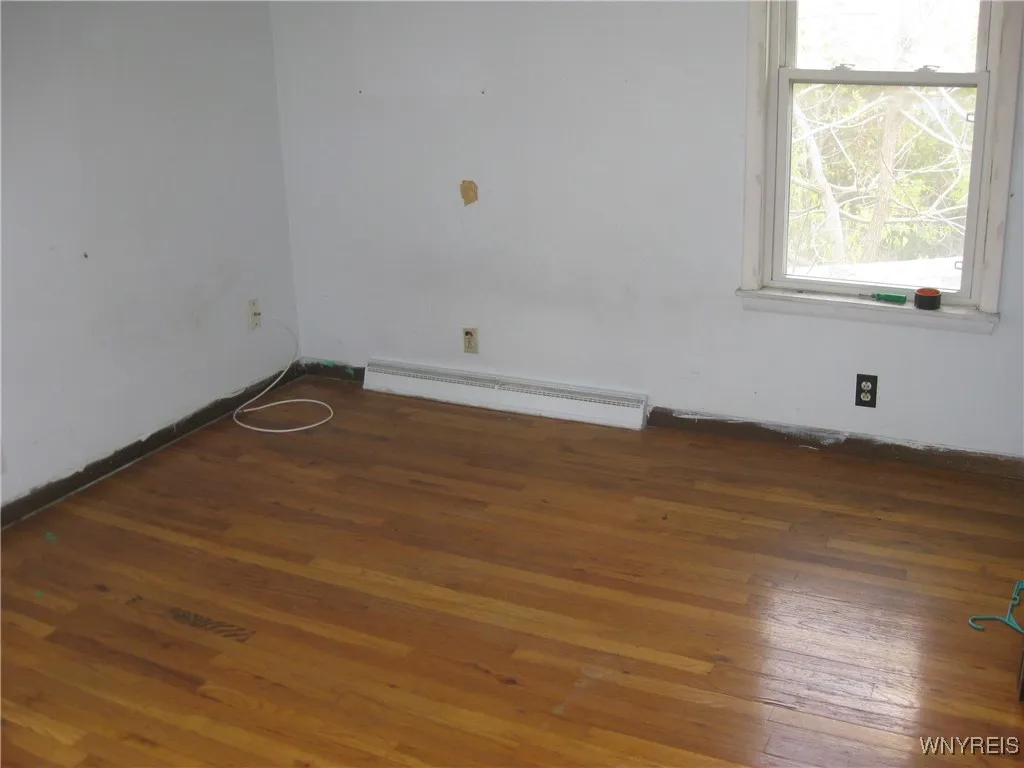 73 Seymour Street, Tonawanda, New York 14150, Tonawanda, New York 14150, 5 Bedrooms Bedrooms, 10 Rooms Rooms,2 BathroomsBathrooms,Residential,For Sale,73 Seymour Street, Tonawanda, New York 14150,0,B1649464