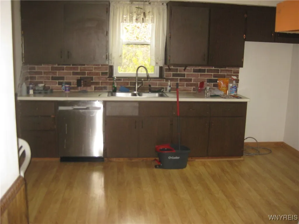 73 Seymour Street, Tonawanda, New York 14150, Tonawanda, New York 14150, 5 Bedrooms Bedrooms, 10 Rooms Rooms,2 BathroomsBathrooms,Residential,For Sale,73 Seymour Street, Tonawanda, New York 14150,0,B1649464
