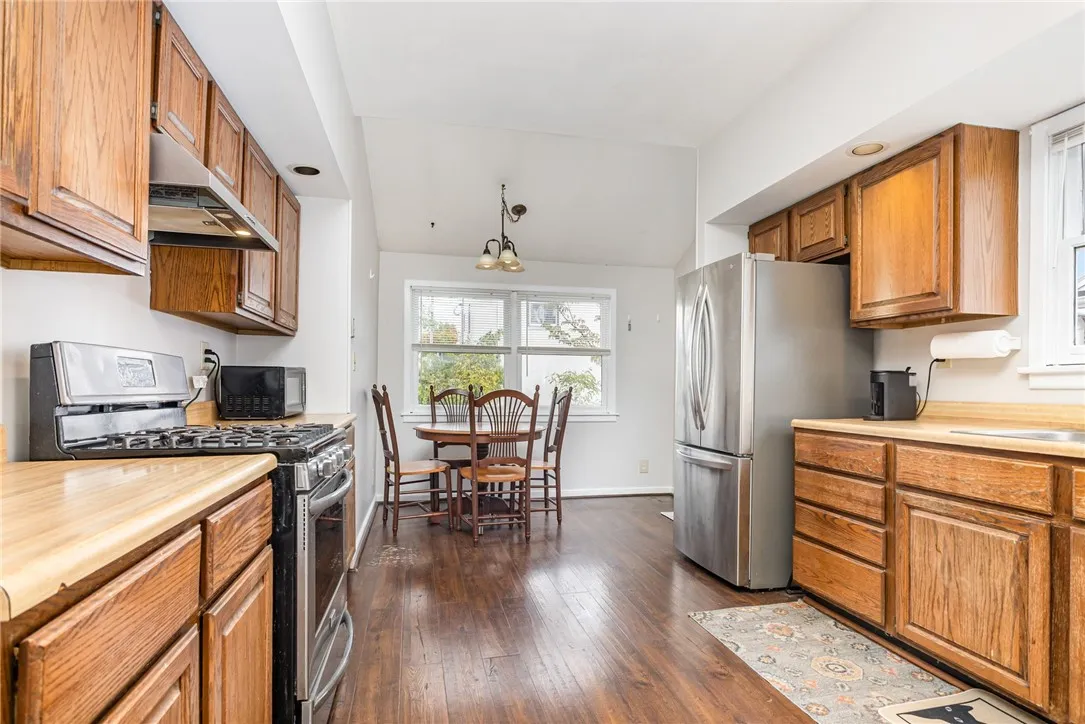 409 West Elm Street, East Rochester, New York 1444, East Rochester, New York 14445, 2 Bedrooms Bedrooms, 4 Rooms Rooms,1 BathroomBathrooms,Residential,For Sale,409 West Elm Street, East Rochester, New York 1444,0,R1648612