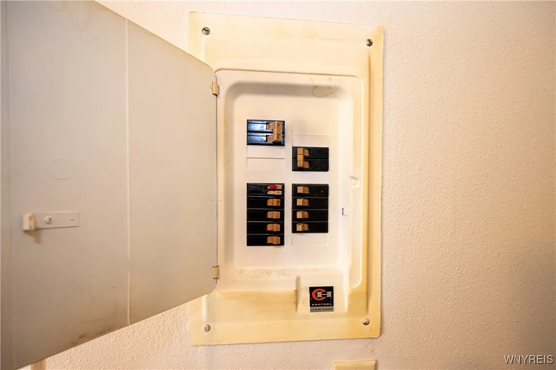 117 Chestnut Lane, Evans, New York 14006, Evans, New York 14006, 4 Bedrooms Bedrooms, 7 Rooms Rooms,1 BathroomBathrooms,Residential,For Sale,117 Chestnut Lane, Evans, New York 14006,0,B1649448