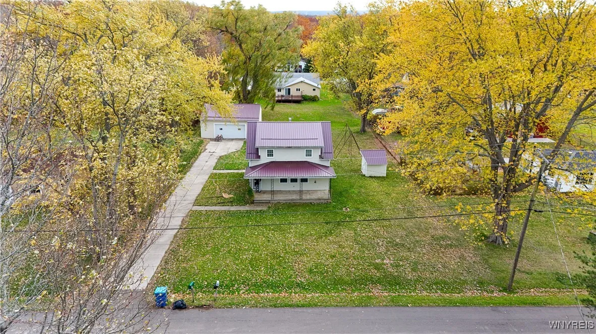 117 Chestnut Lane, Evans, New York 14006, Evans, New York 14006, 4 Bedrooms Bedrooms, 7 Rooms Rooms,1 BathroomBathrooms,Residential,For Sale,117 Chestnut Lane, Evans, New York 14006,0,B1649448