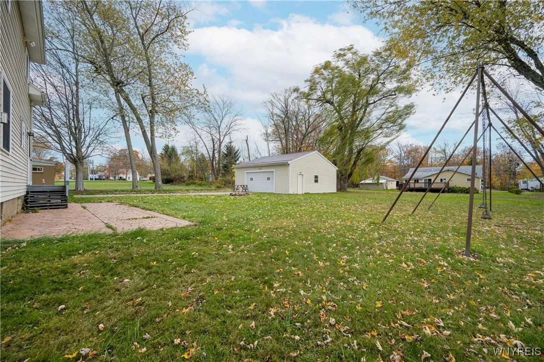 117 Chestnut Lane, Evans, New York 14006, Evans, New York 14006, 4 Bedrooms Bedrooms, 7 Rooms Rooms,1 BathroomBathrooms,Residential,For Sale,117 Chestnut Lane, Evans, New York 14006,0,B1649448