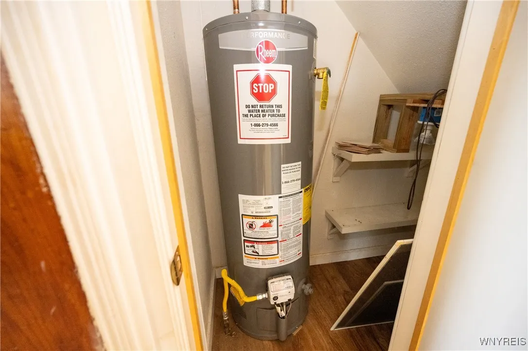 117 Chestnut Lane, Evans, New York 14006, Evans, New York 14006, 4 Bedrooms Bedrooms, 7 Rooms Rooms,1 BathroomBathrooms,Residential,For Sale,117 Chestnut Lane, Evans, New York 14006,0,B1649448