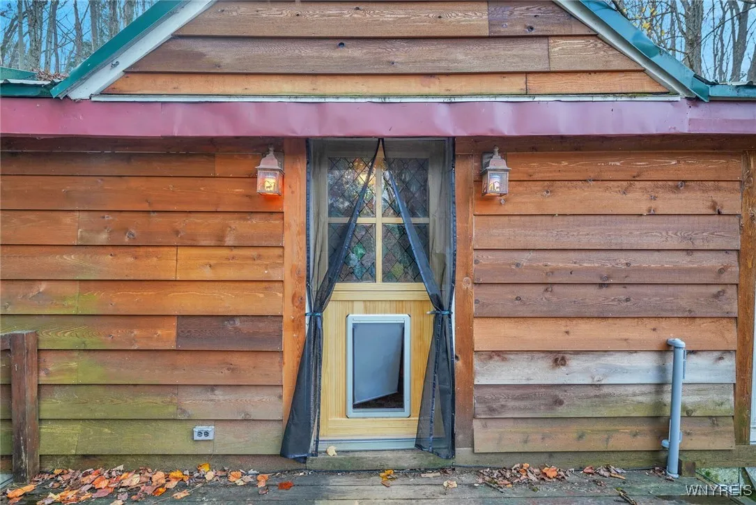 9138 State Road, Colden, New York 14033, Colden, New York 14033, 3 Bedrooms Bedrooms, 12 Rooms Rooms,2 BathroomsBathrooms,Residential,For Sale,9138 State Road, Colden, New York 14033,0,B1649664