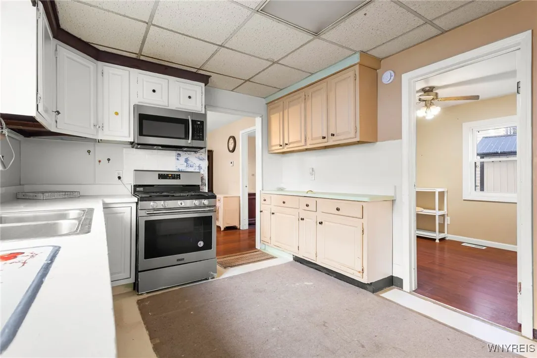 152 South Main Street, Batavia City, New York 1402, Batavia City, New York 14020, 3 Bedrooms Bedrooms, 7 Rooms Rooms,2 BathroomsBathrooms,Residential,For Sale,152 South Main Street, Batavia City, New York 1402,0,B1649339