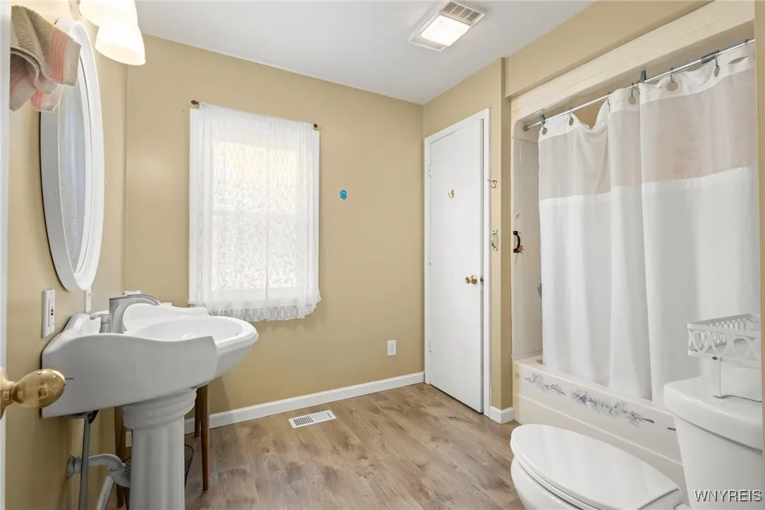 152 South Main Street, Batavia City, New York 1402, Batavia City, New York 14020, 3 Bedrooms Bedrooms, 7 Rooms Rooms,2 BathroomsBathrooms,Residential,For Sale,152 South Main Street, Batavia City, New York 1402,0,B1649339