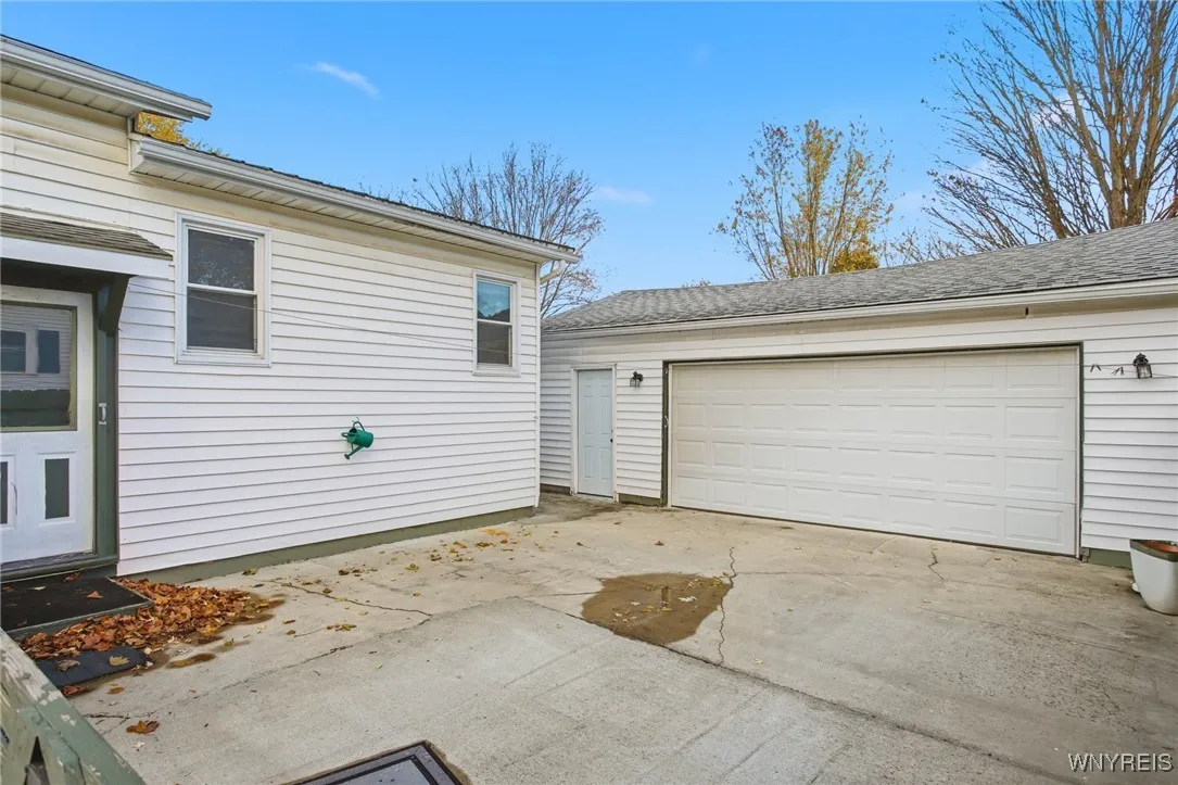 152 South Main Street, Batavia City, New York 1402, Batavia City, New York 14020, 3 Bedrooms Bedrooms, 7 Rooms Rooms,2 BathroomsBathrooms,Residential,For Sale,152 South Main Street, Batavia City, New York 1402,0,B1649339