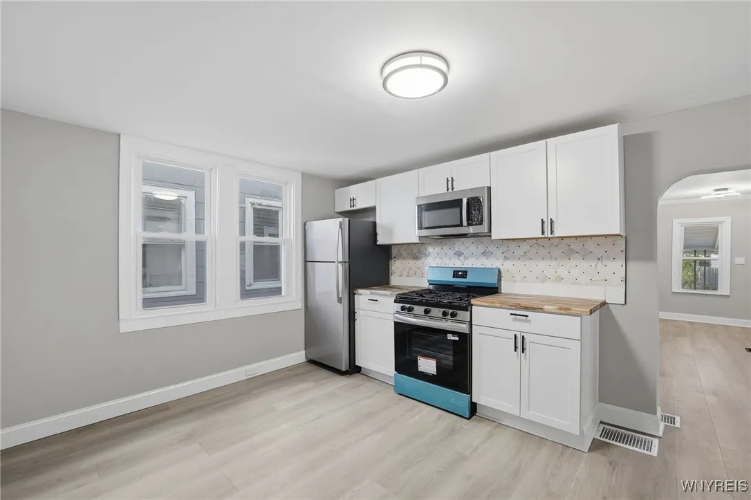 124 Roma Avenue, Buffalo, New York 14215, Buffalo, New York 14215, 4 Bedrooms Bedrooms, ,2 BathroomsBathrooms,Residential,For Sale,124 Roma Avenue, Buffalo, New York 14215,0,B1649267