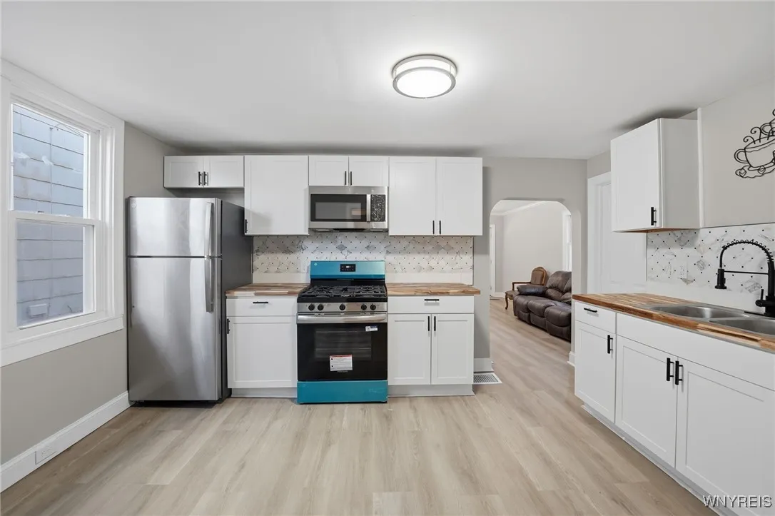 124 Roma Avenue, Buffalo, New York 14215, Buffalo, New York 14215, 4 Bedrooms Bedrooms, ,2 BathroomsBathrooms,Residential,For Sale,124 Roma Avenue, Buffalo, New York 14215,0,B1649267