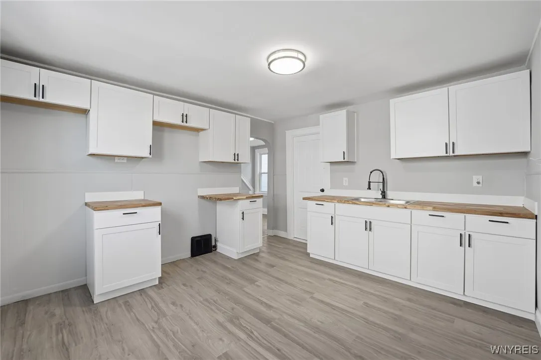 124 Roma Avenue, Buffalo, New York 14215, Buffalo, New York 14215, 4 Bedrooms Bedrooms, ,2 BathroomsBathrooms,Residential,For Sale,124 Roma Avenue, Buffalo, New York 14215,0,B1649267