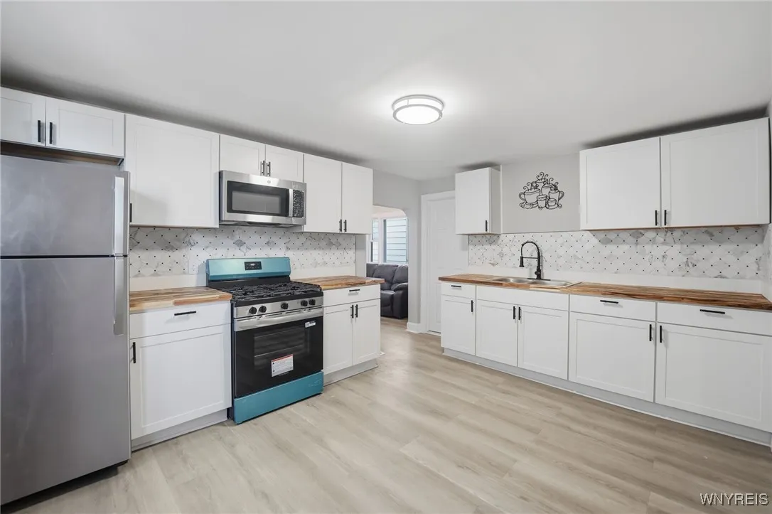 124 Roma Avenue, Buffalo, New York 14215, Buffalo, New York 14215, 4 Bedrooms Bedrooms, ,2 BathroomsBathrooms,Residential,For Sale,124 Roma Avenue, Buffalo, New York 14215,0,B1649267