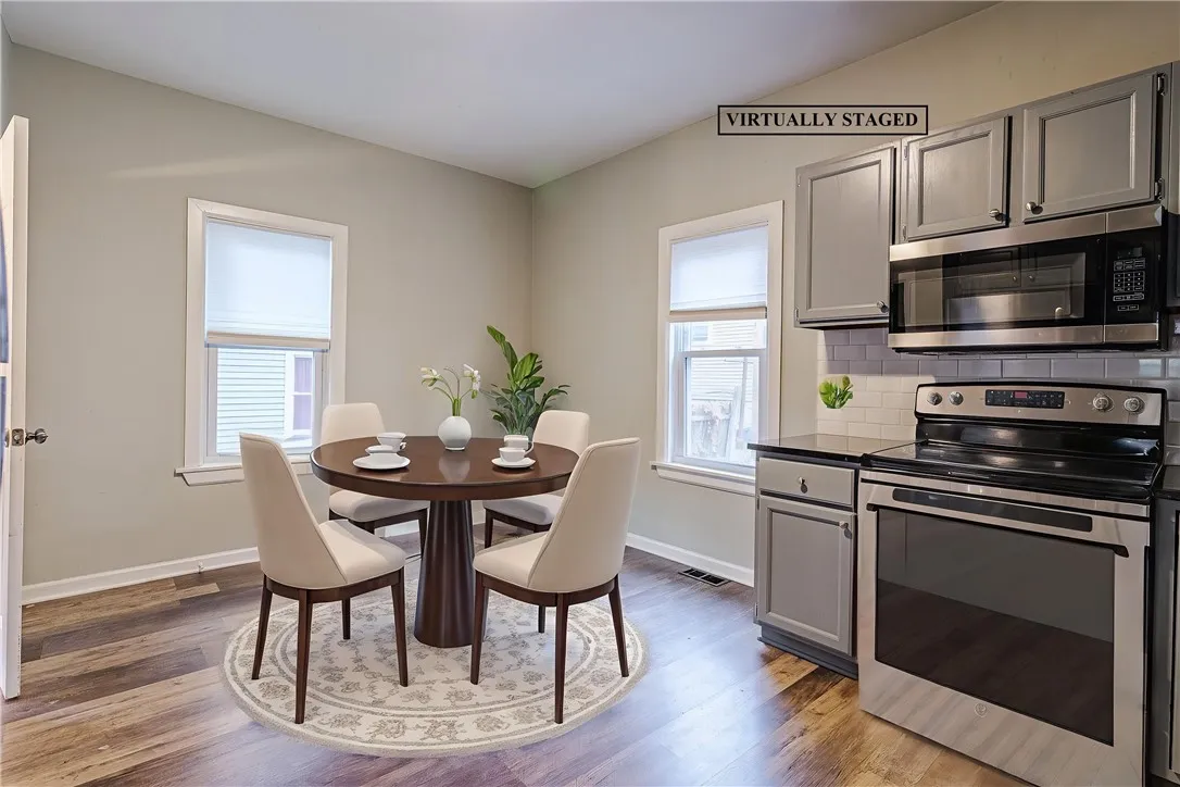 49 Woodlawn Street, Rochester, New York 14607, Rochester, New York 14607, 7 Bedrooms Bedrooms, ,2 BathroomsBathrooms,Residential,For Sale,49 Woodlawn Street, Rochester, New York 14607,0,R1648969