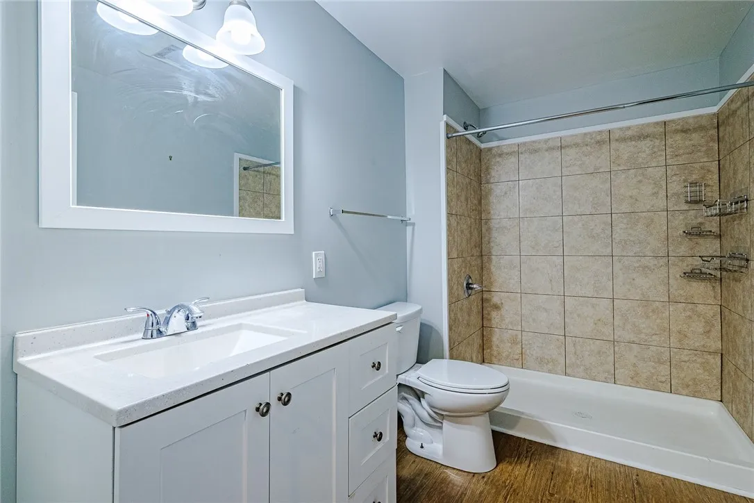 49 Woodlawn Street, Rochester, New York 14607, Rochester, New York 14607, 7 Bedrooms Bedrooms, ,2 BathroomsBathrooms,Residential,For Sale,49 Woodlawn Street, Rochester, New York 14607,0,R1648969