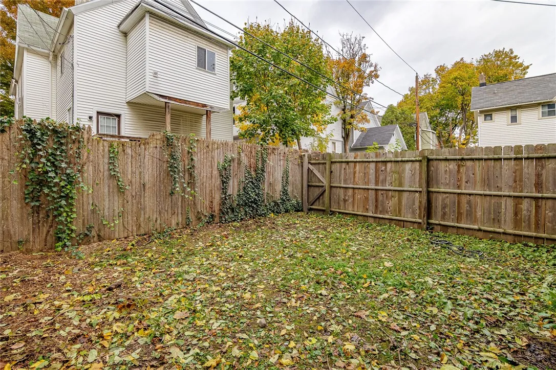 49 Woodlawn Street, Rochester, New York 14607, Rochester, New York 14607, 7 Bedrooms Bedrooms, ,2 BathroomsBathrooms,Residential,For Sale,49 Woodlawn Street, Rochester, New York 14607,0,R1648969