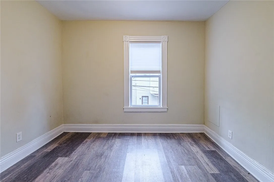 49 Woodlawn Street, Rochester, New York 14607, Rochester, New York 14607, 7 Bedrooms Bedrooms, ,2 BathroomsBathrooms,Residential,For Sale,49 Woodlawn Street, Rochester, New York 14607,0,R1648969