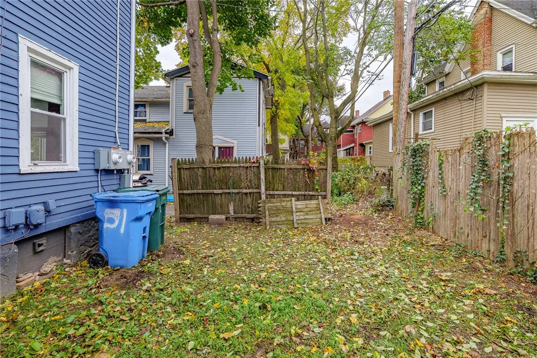 49 Woodlawn Street, Rochester, New York 14607, Rochester, New York 14607, 7 Bedrooms Bedrooms, ,2 BathroomsBathrooms,Residential,For Sale,49 Woodlawn Street, Rochester, New York 14607,0,R1648969