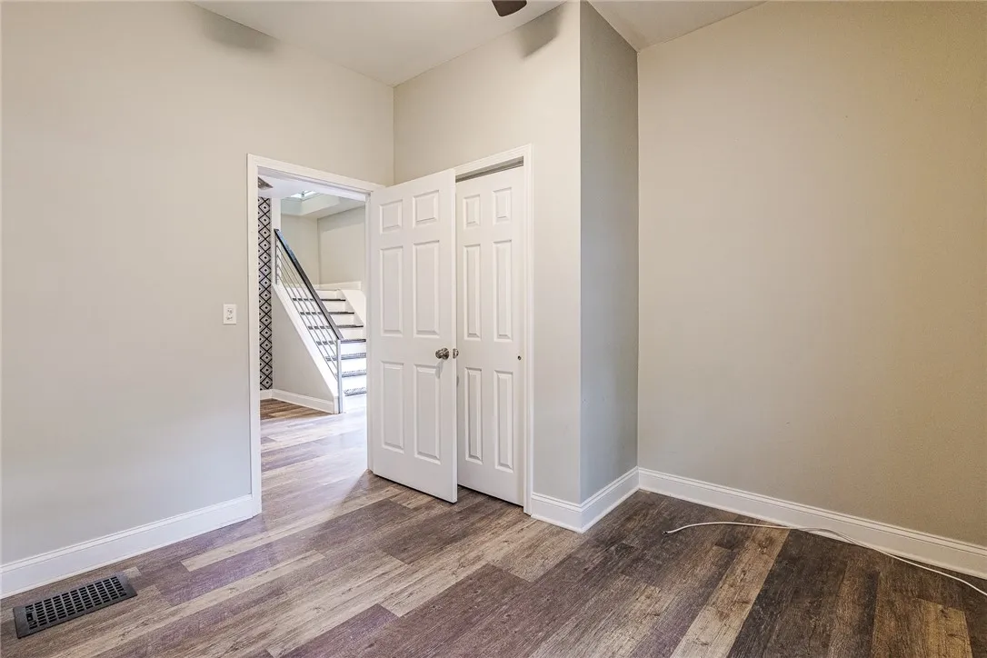 49 Woodlawn Street, Rochester, New York 14607, Rochester, New York 14607, 7 Bedrooms Bedrooms, ,2 BathroomsBathrooms,Residential,For Sale,49 Woodlawn Street, Rochester, New York 14607,0,R1648969