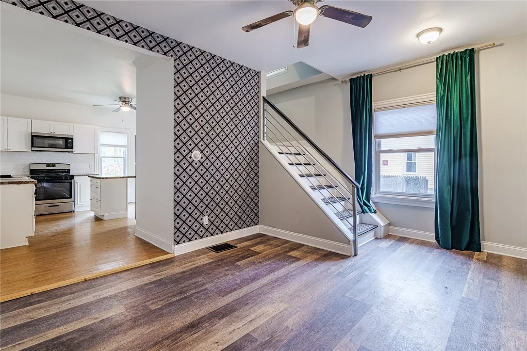 49 Woodlawn Street, Rochester, New York 14607, Rochester, New York 14607, 7 Bedrooms Bedrooms, ,2 BathroomsBathrooms,Residential,For Sale,49 Woodlawn Street, Rochester, New York 14607,0,R1648969