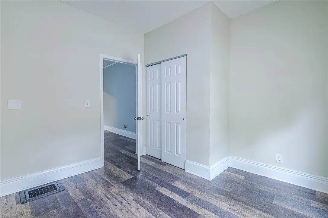 49 Woodlawn Street, Rochester, New York 14607, Rochester, New York 14607, 7 Bedrooms Bedrooms, ,2 BathroomsBathrooms,Residential,For Sale,49 Woodlawn Street, Rochester, New York 14607,0,R1648969