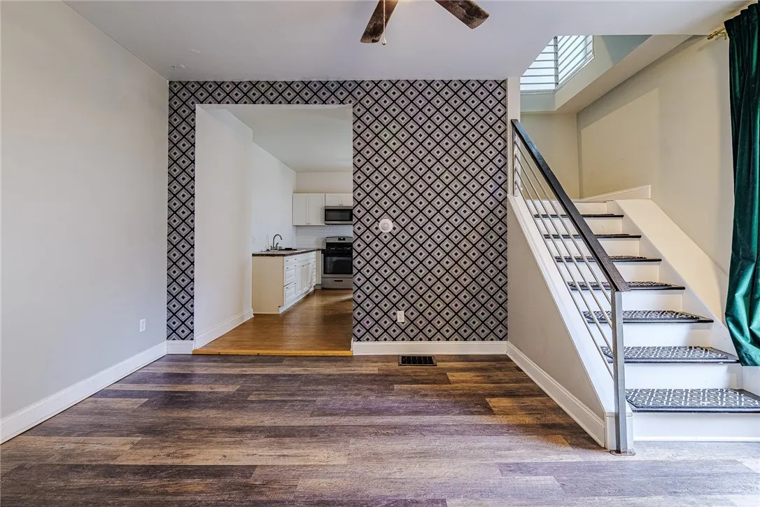 49 Woodlawn Street, Rochester, New York 14607, Rochester, New York 14607, 7 Bedrooms Bedrooms, ,2 BathroomsBathrooms,Residential,For Sale,49 Woodlawn Street, Rochester, New York 14607,0,R1648969