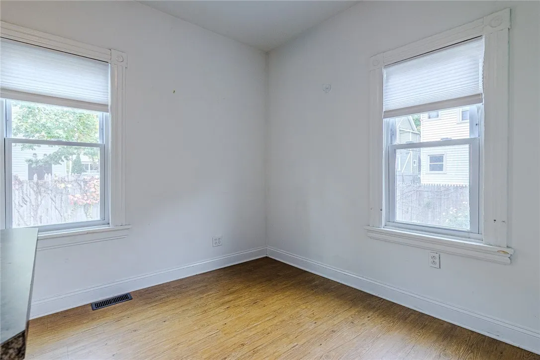 49 Woodlawn Street, Rochester, New York 14607, Rochester, New York 14607, 7 Bedrooms Bedrooms, ,2 BathroomsBathrooms,Residential,For Sale,49 Woodlawn Street, Rochester, New York 14607,0,R1648969