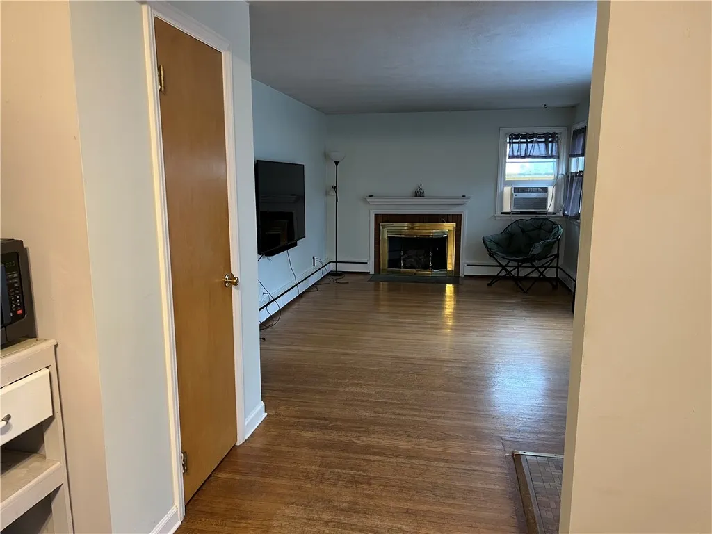 63 Chesterfield Drive, Rochester, New York 14612, Rochester, New York 14612, 2 Bedrooms Bedrooms, 5 Rooms Rooms,1 BathroomBathrooms,Residential,For Sale,63 Chesterfield Drive, Rochester, New York 14612,0,R1649565