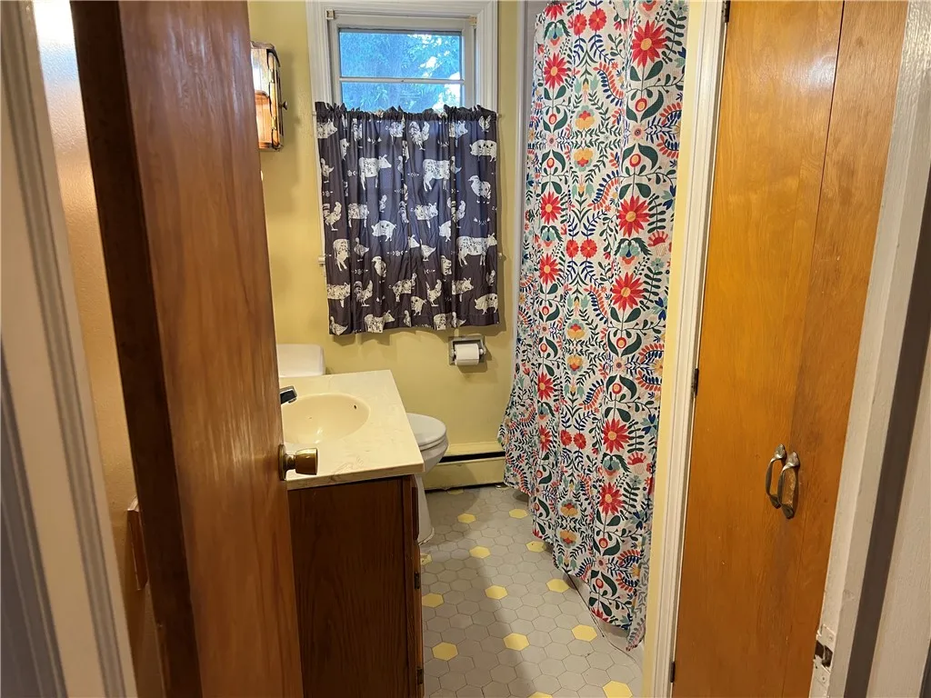 63 Chesterfield Drive, Rochester, New York 14612, Rochester, New York 14612, 2 Bedrooms Bedrooms, 5 Rooms Rooms,1 BathroomBathrooms,Residential,For Sale,63 Chesterfield Drive, Rochester, New York 14612,0,R1649565