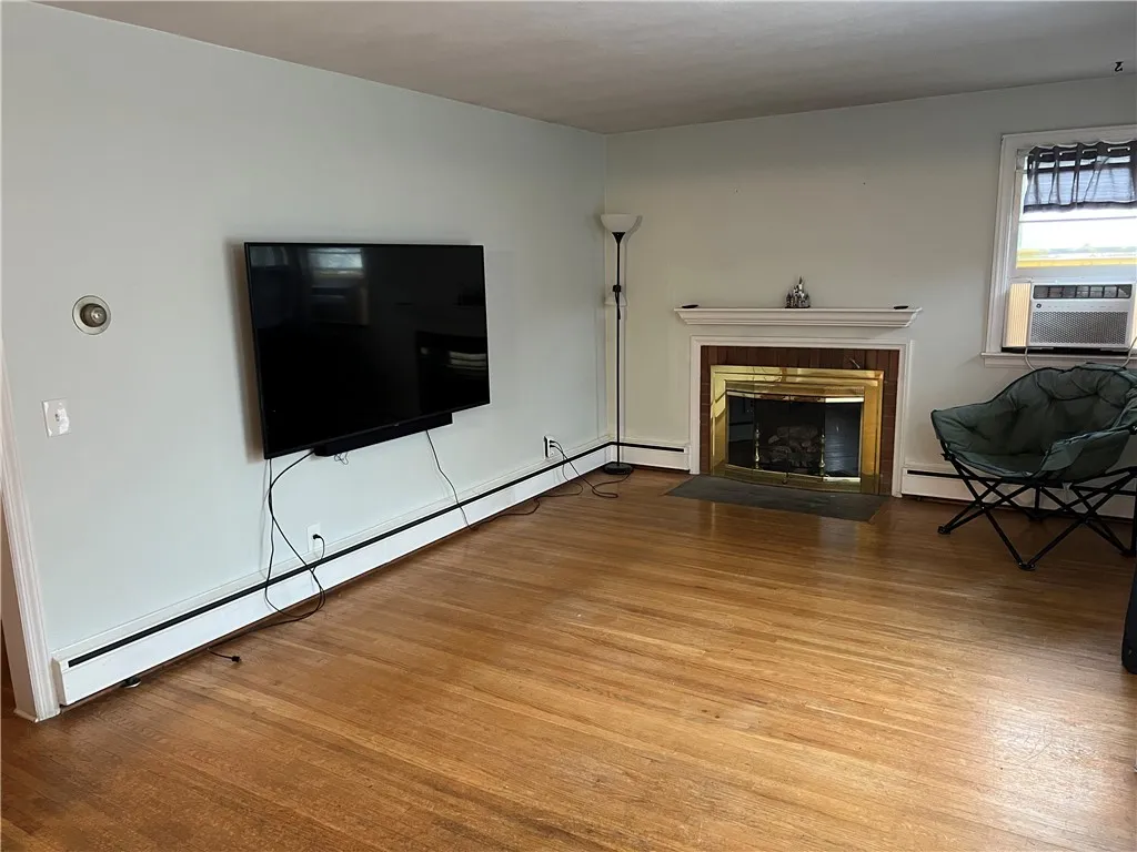 63 Chesterfield Drive, Rochester, New York 14612, Rochester, New York 14612, 2 Bedrooms Bedrooms, 5 Rooms Rooms,1 BathroomBathrooms,Residential,For Sale,63 Chesterfield Drive, Rochester, New York 14612,0,R1649565