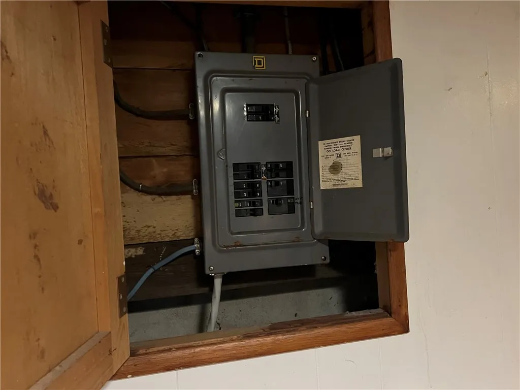 63 Chesterfield Drive, Rochester, New York 14612, Rochester, New York 14612, 2 Bedrooms Bedrooms, 5 Rooms Rooms,1 BathroomBathrooms,Residential,For Sale,63 Chesterfield Drive, Rochester, New York 14612,0,R1649565